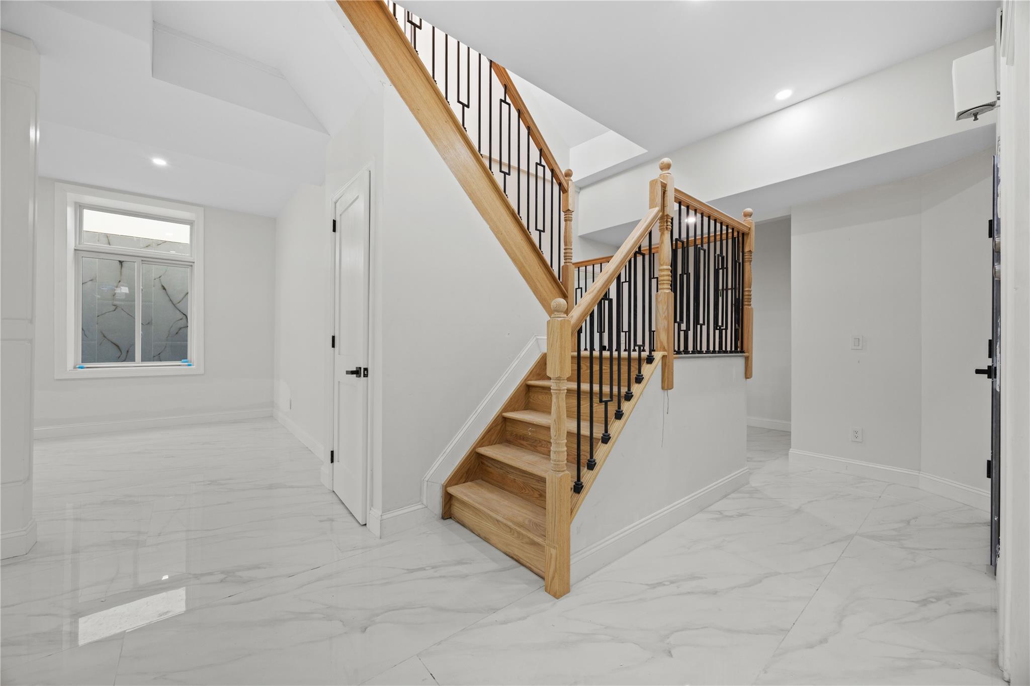 48 N Moore Street, New Hyde Park, New York image 31