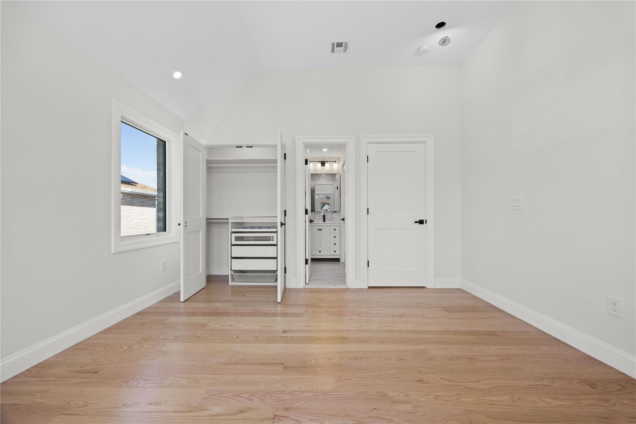 48 N Moore Street, New Hyde Park, New York image 37