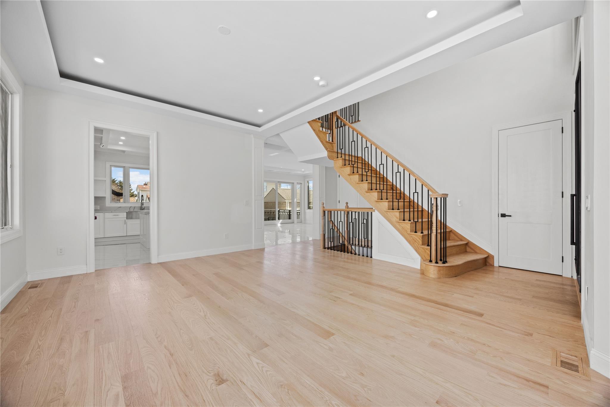 48 N Moore Street, New Hyde Park, New York image 30