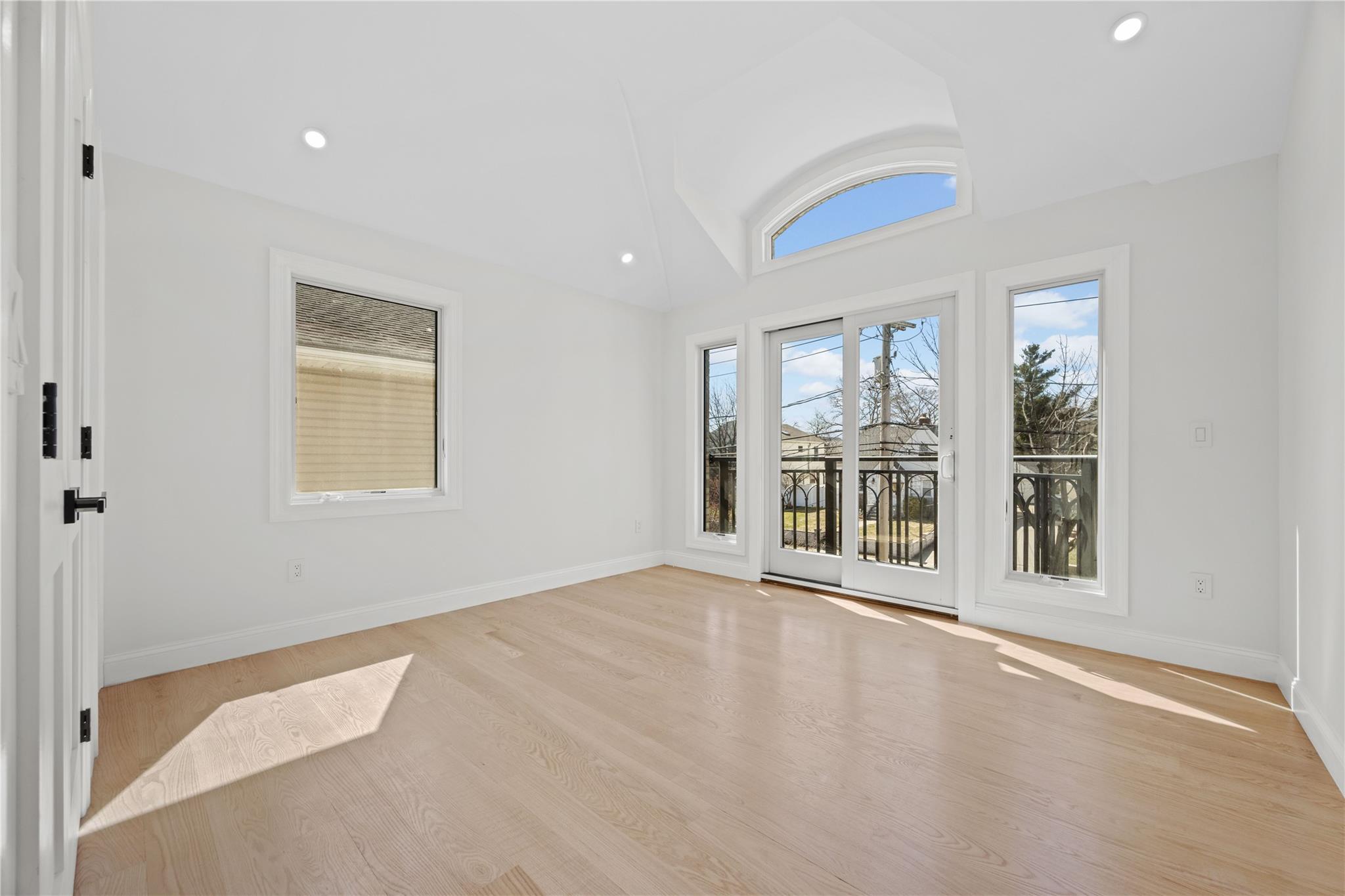 48 N Moore Street, New Hyde Park, New York image 18