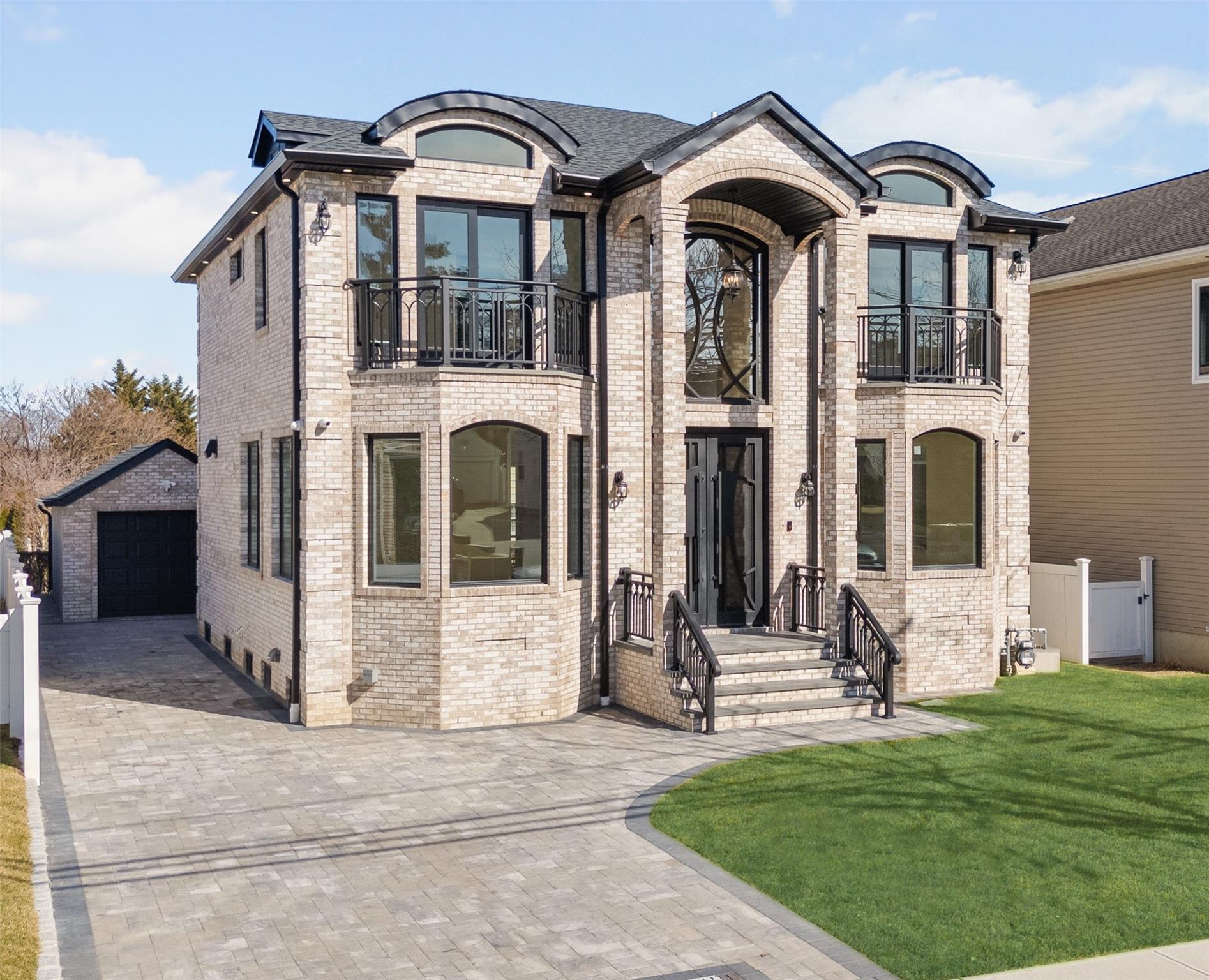 48 N Moore Street, New Hyde Park, New York image 2