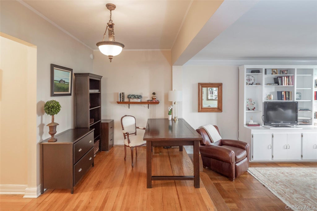 Photo of 35 Parkview Avenue #1D, Bronxville, NY 10708 (MLS # 1057513)