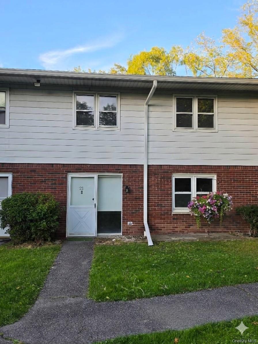 Photo of 21 Orchard Heights, New Paltz, NY 12561 (MLS # 1055125)