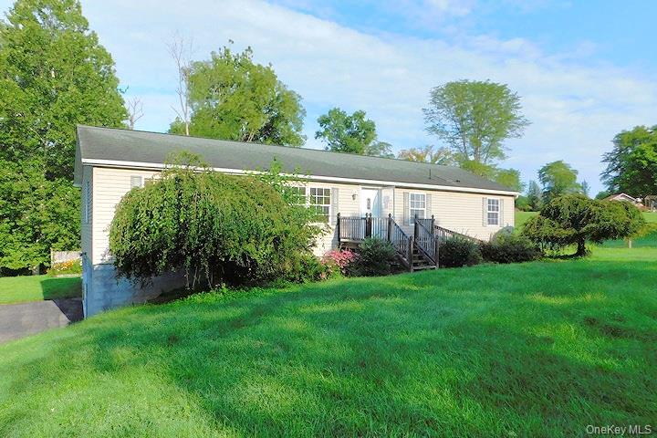 1566 Albany Post Road