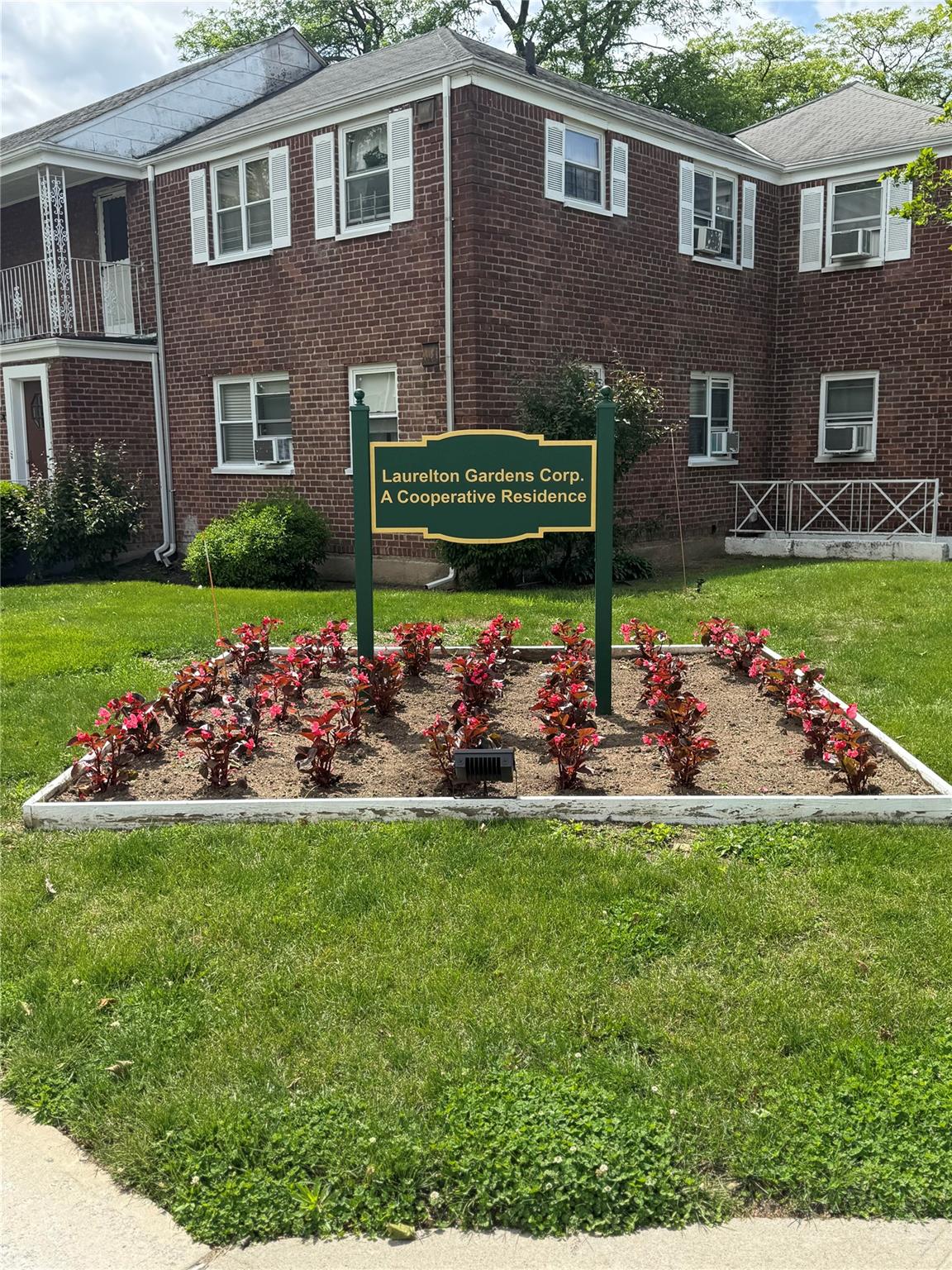 131 Street 1, Rosedale, Queens, NY - 1 Bedrooms  
1 Bathrooms  
5 Rooms - 