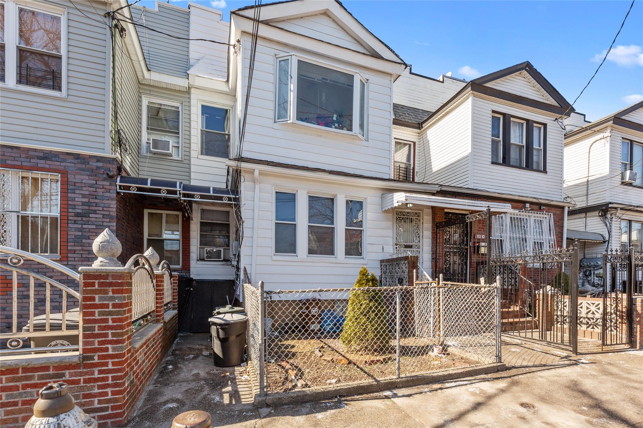 New York, New York 11416, United States, 5 Bedrooms Bedrooms, ,2 BathroomsBathrooms,Residential,Active,85177