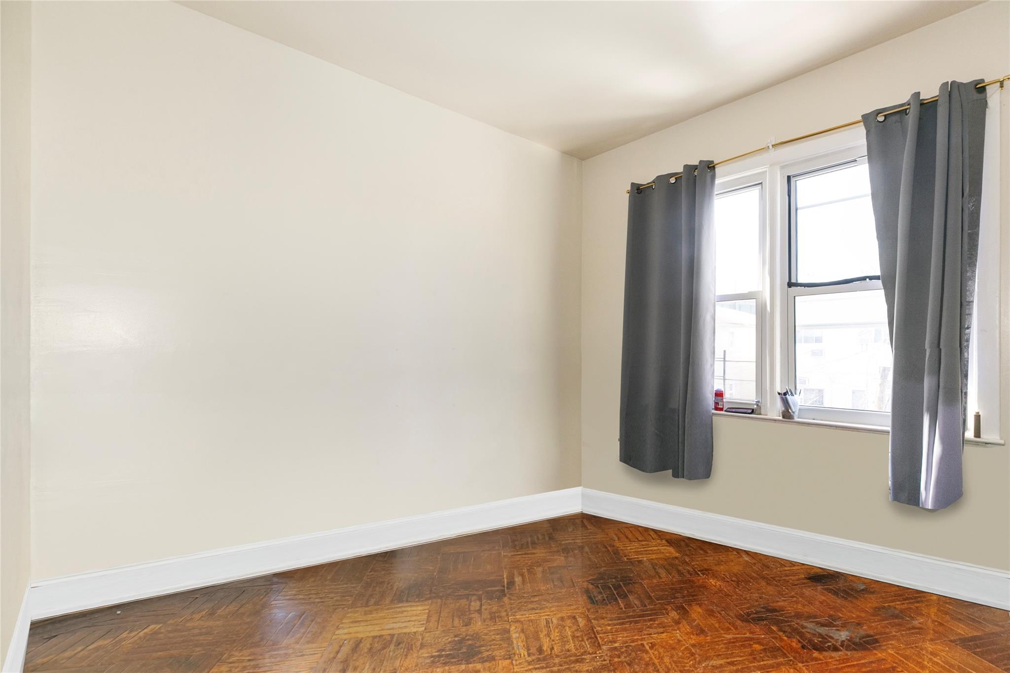 New York, New York 11416, United States, 5 Bedrooms Bedrooms, ,2 BathroomsBathrooms,Residential,Active,85177