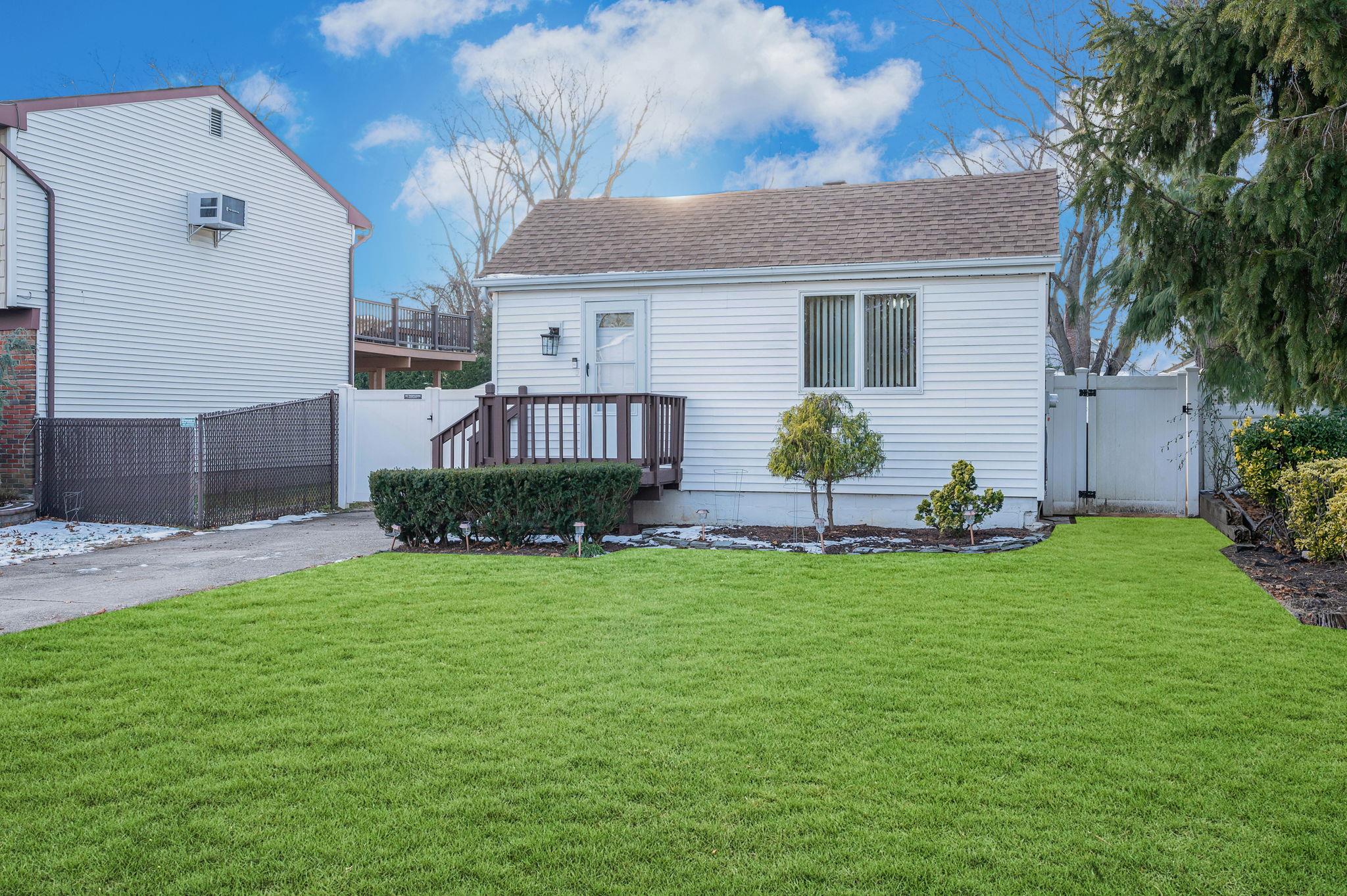 681 East Drive, Lindenhurst, New York image 3