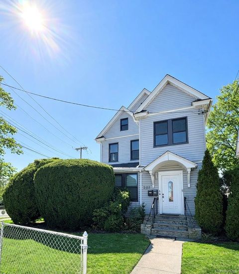 203 WASHINGTON Avenue Cedarhurst NY 11516
