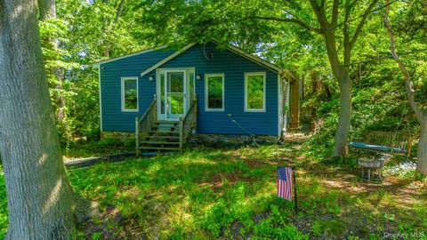 Homes For Sale - 8 Towle Place<br/> Glen Cove, NY 11542