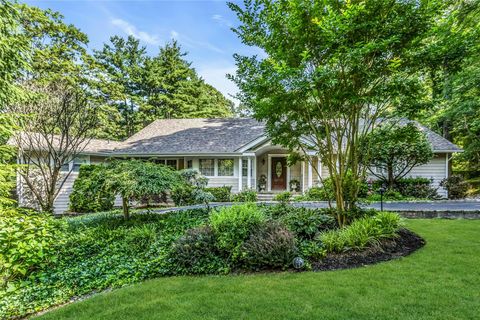 31 Stonywell Court Dix Hills NY 11746