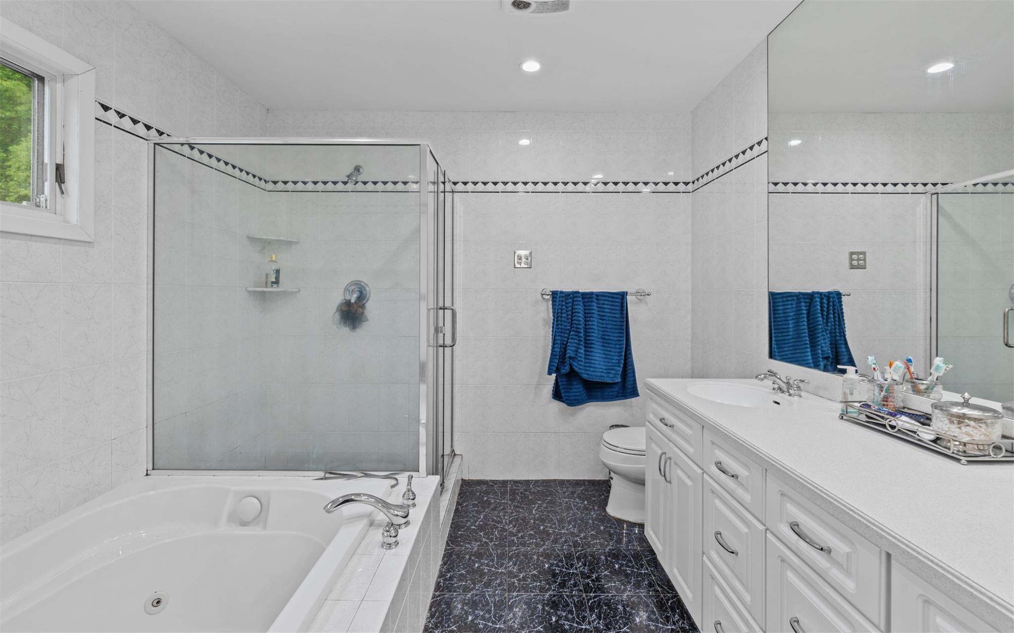 94 Stonehurst Lane, Dix Hills, New York image 22