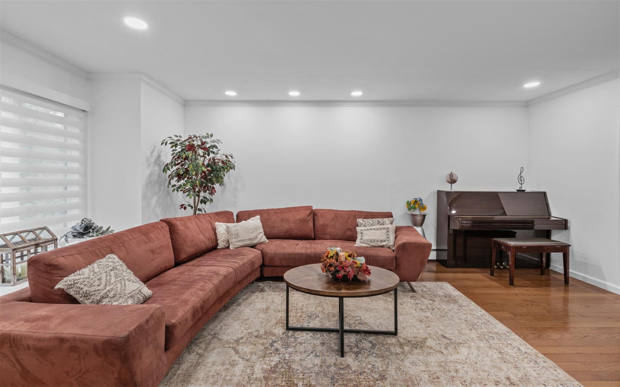 94 Stonehurst Lane, Dix Hills, New York image 5