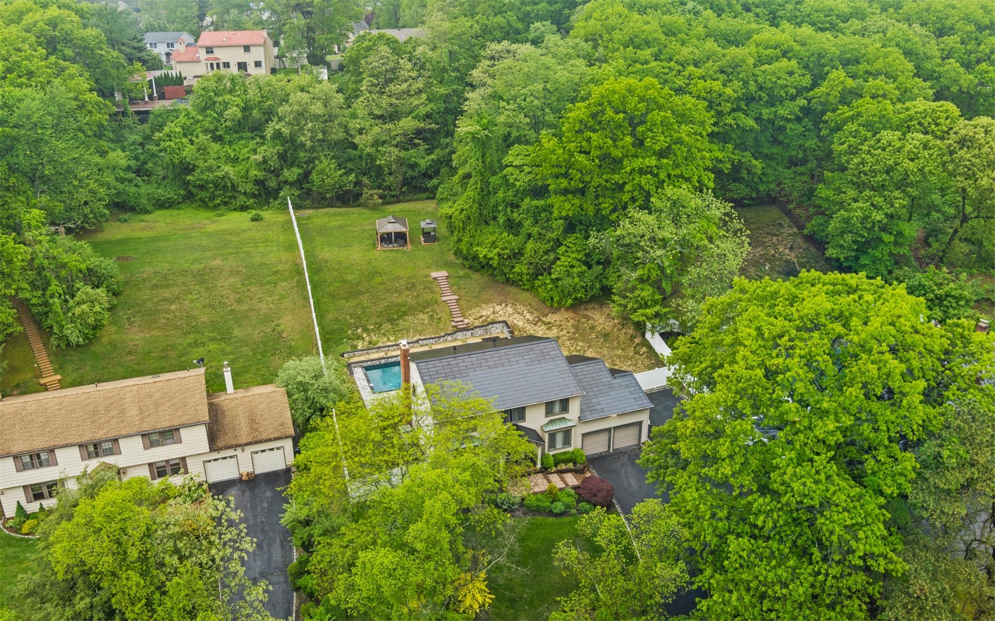 94 Stonehurst Lane, Dix Hills, New York image 37