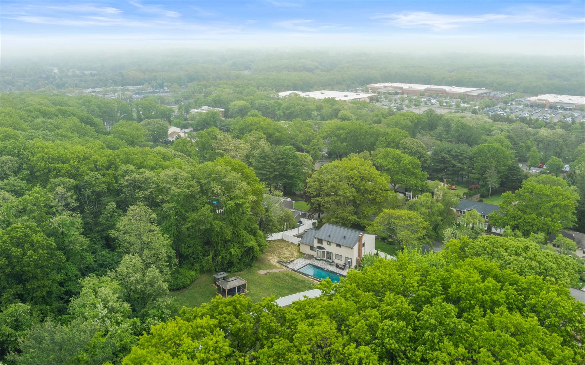 94 Stonehurst Lane, Dix Hills, New York image 42
