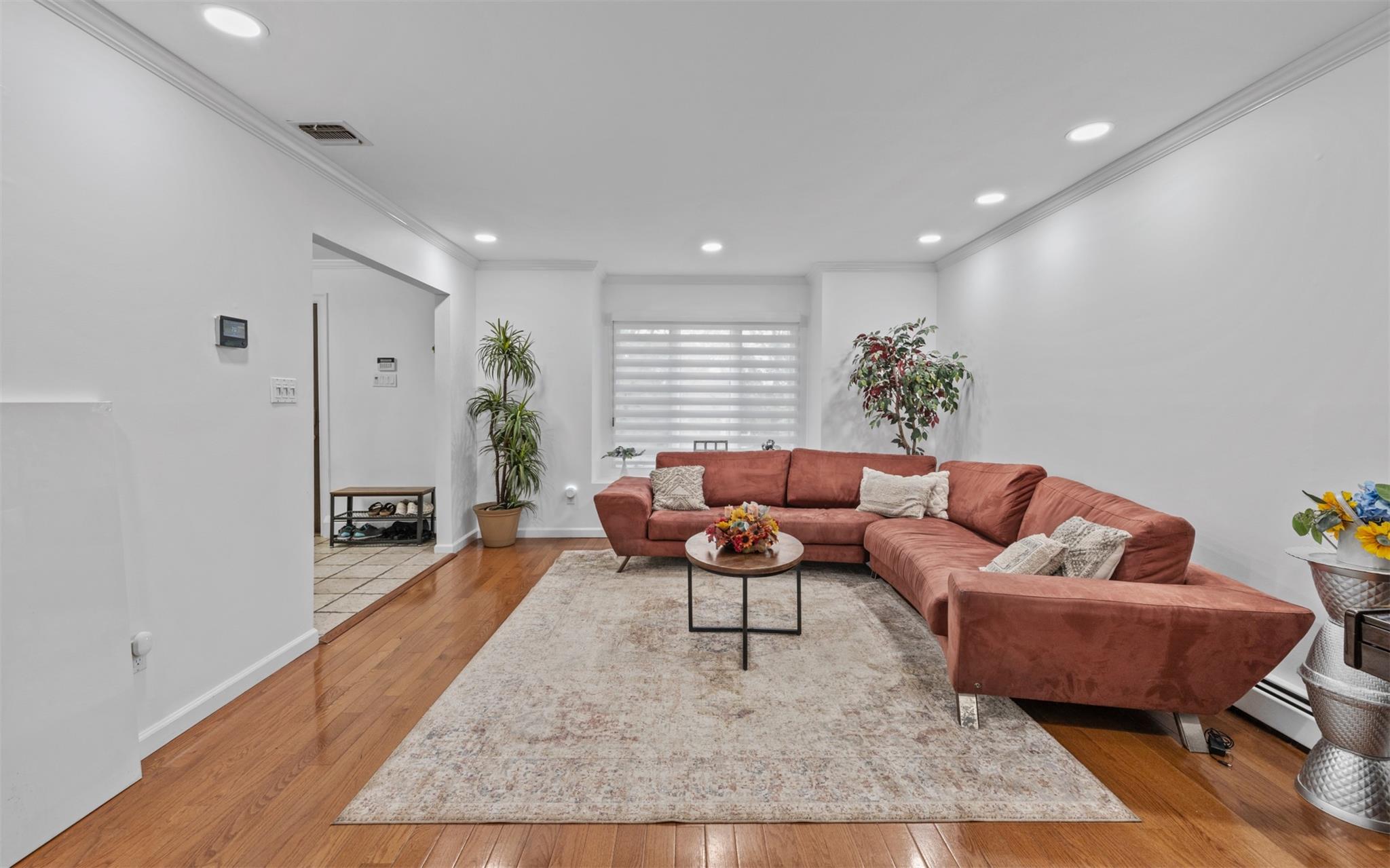 94 Stonehurst Lane, Dix Hills, New York image 6