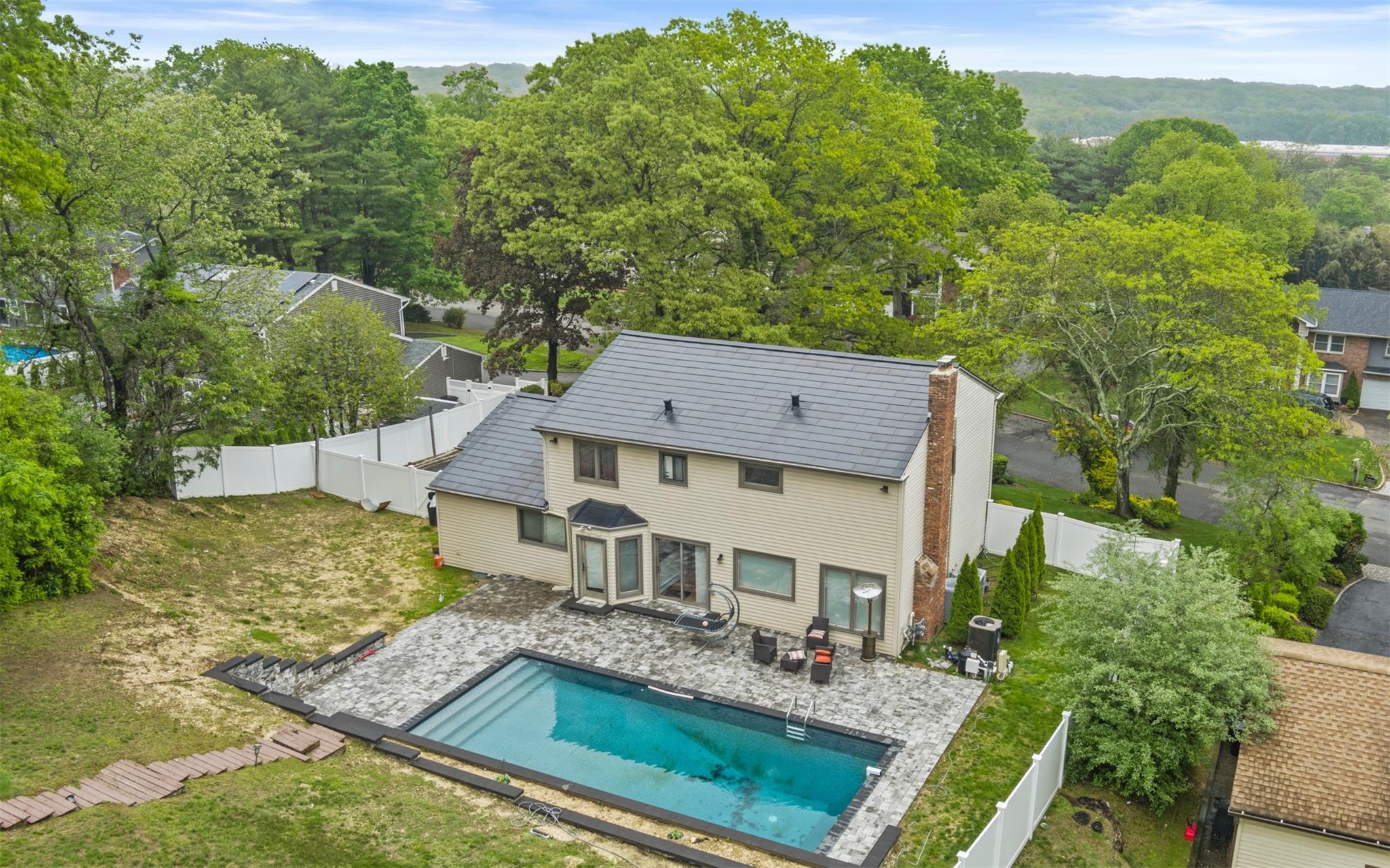 94 Stonehurst Lane, Dix Hills, New York image 43