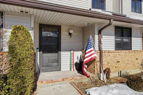 201 Poplar Court 201 Wantagh NY 11793