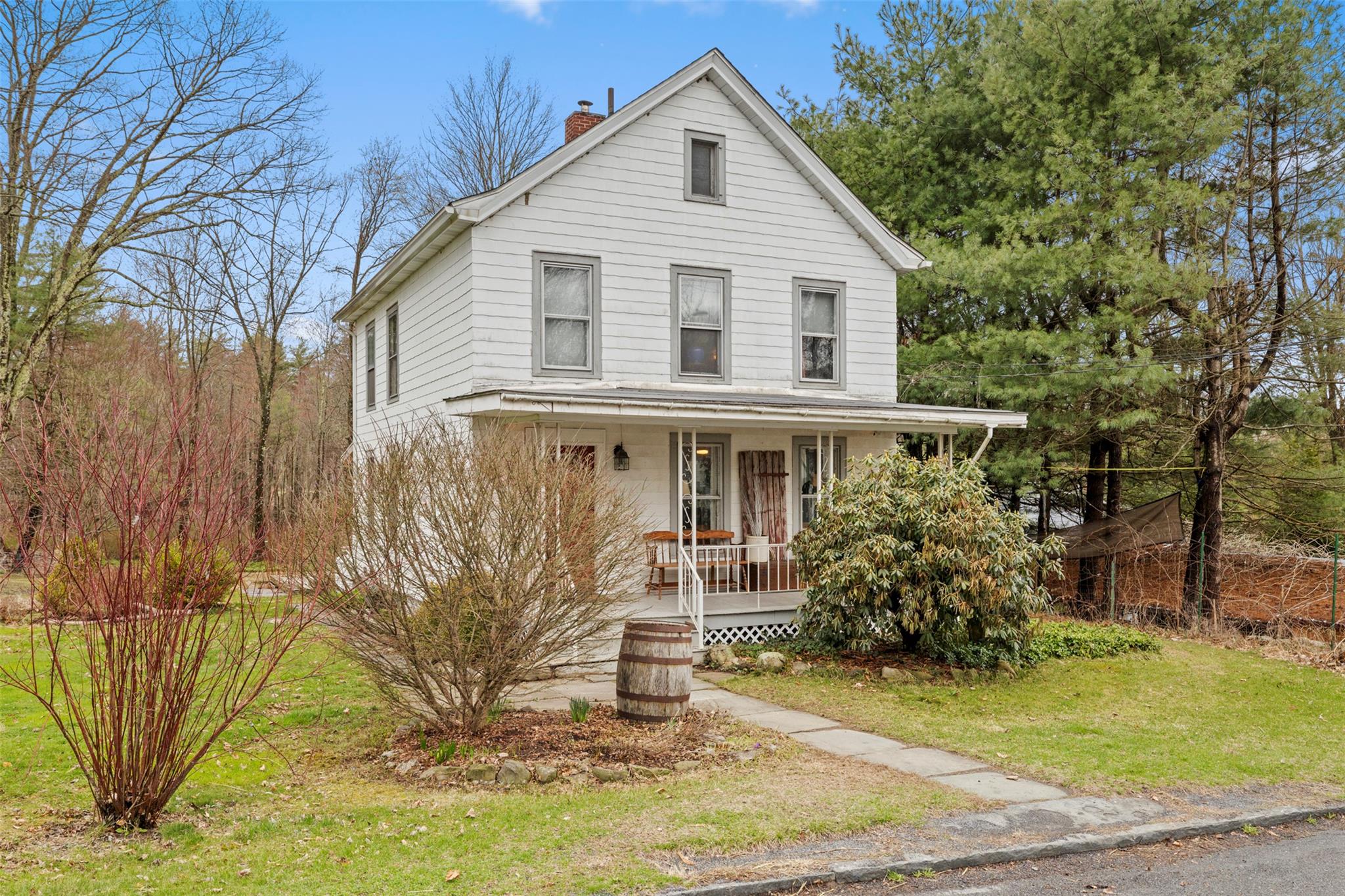 Property for Sale at Maple Street, Esopus, New York - Bedrooms: 3 
Bathrooms: 1 
Rooms: 6  - $375,000