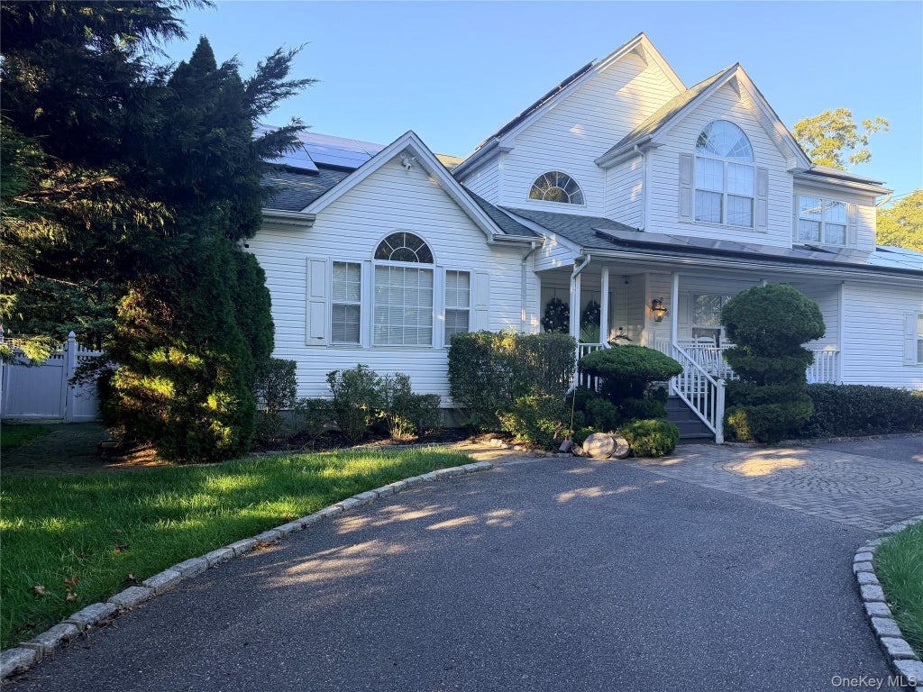 Photo of 47 Stratler Drive, Shirley, NY 11967 (MLS # 1059549)