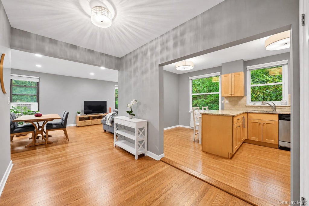 Photo of 50 Rockledge Road #1B, Hartsdale, NY 10530 (MLS # 1066884)