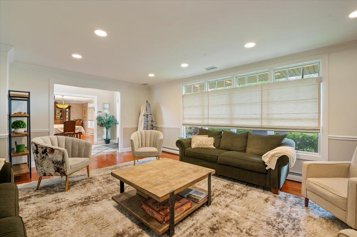 525 Green Place