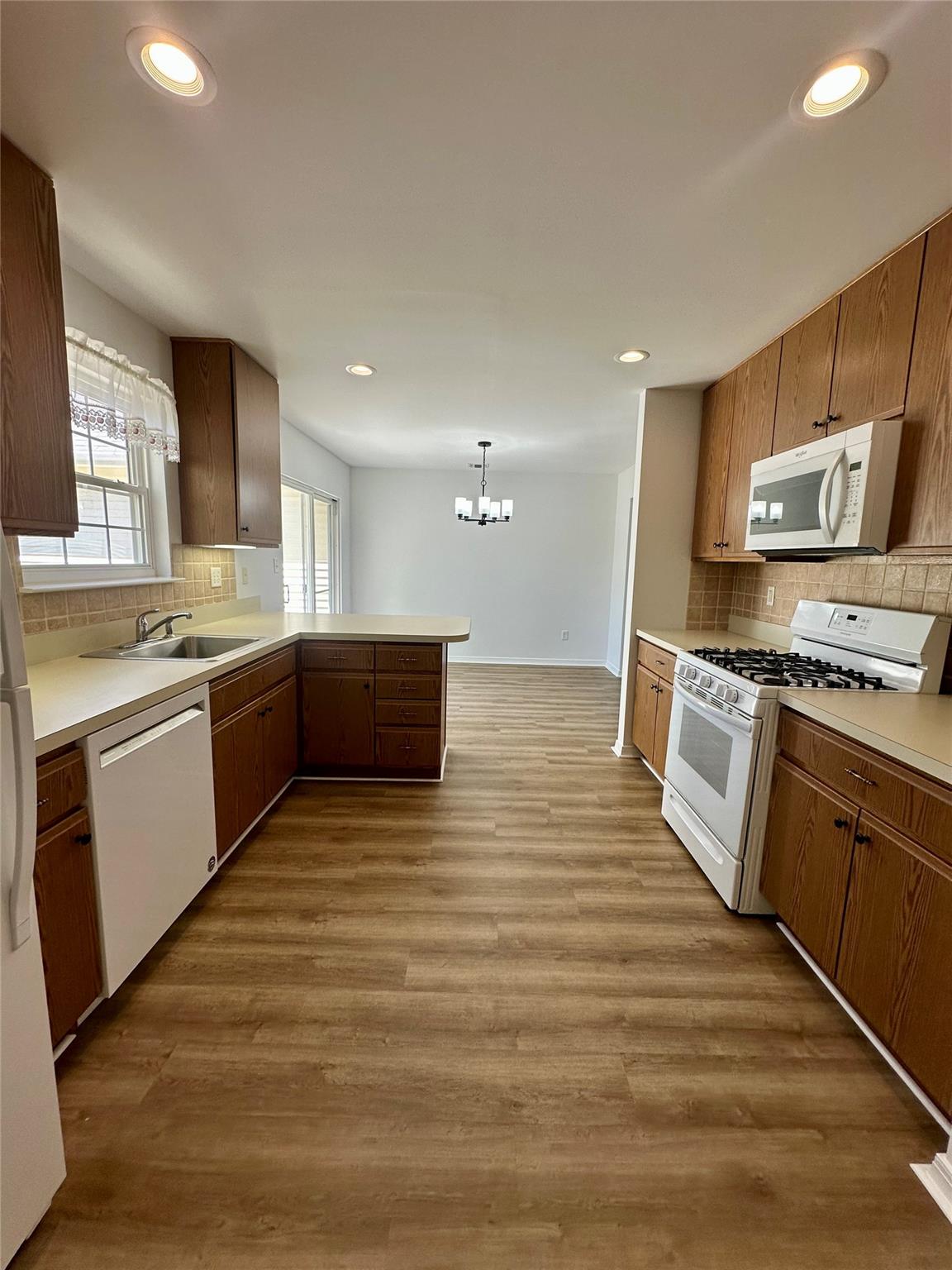 1403 Pebble Beach Path, Riverhead, New York image 14