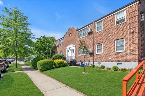 60-58 251st Street 2 Little Neck NY 11362