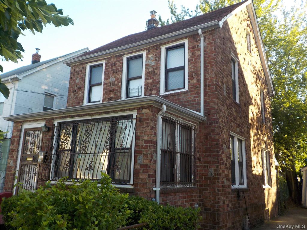 Photo of 11342 194th Street, Saint Albans, NY 11412 (MLS # 1016071)