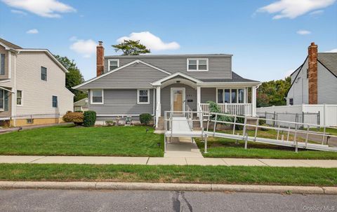 Photo of 391 Piping Rock Road, Seaford, NY 11783 (MLS # 919682)