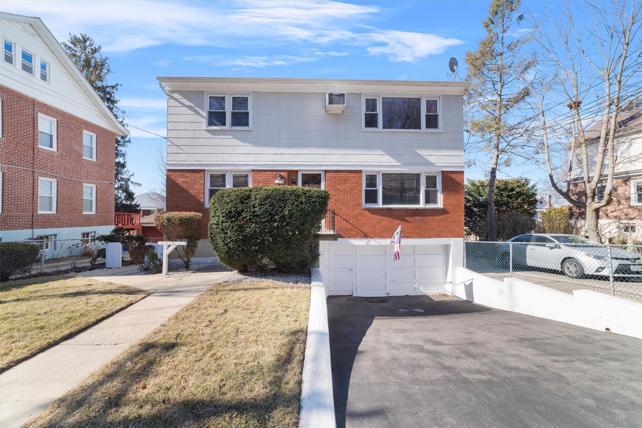 Hillview Avenue, Yonkers, New York - 6 Bedrooms  
2 Bathrooms - 