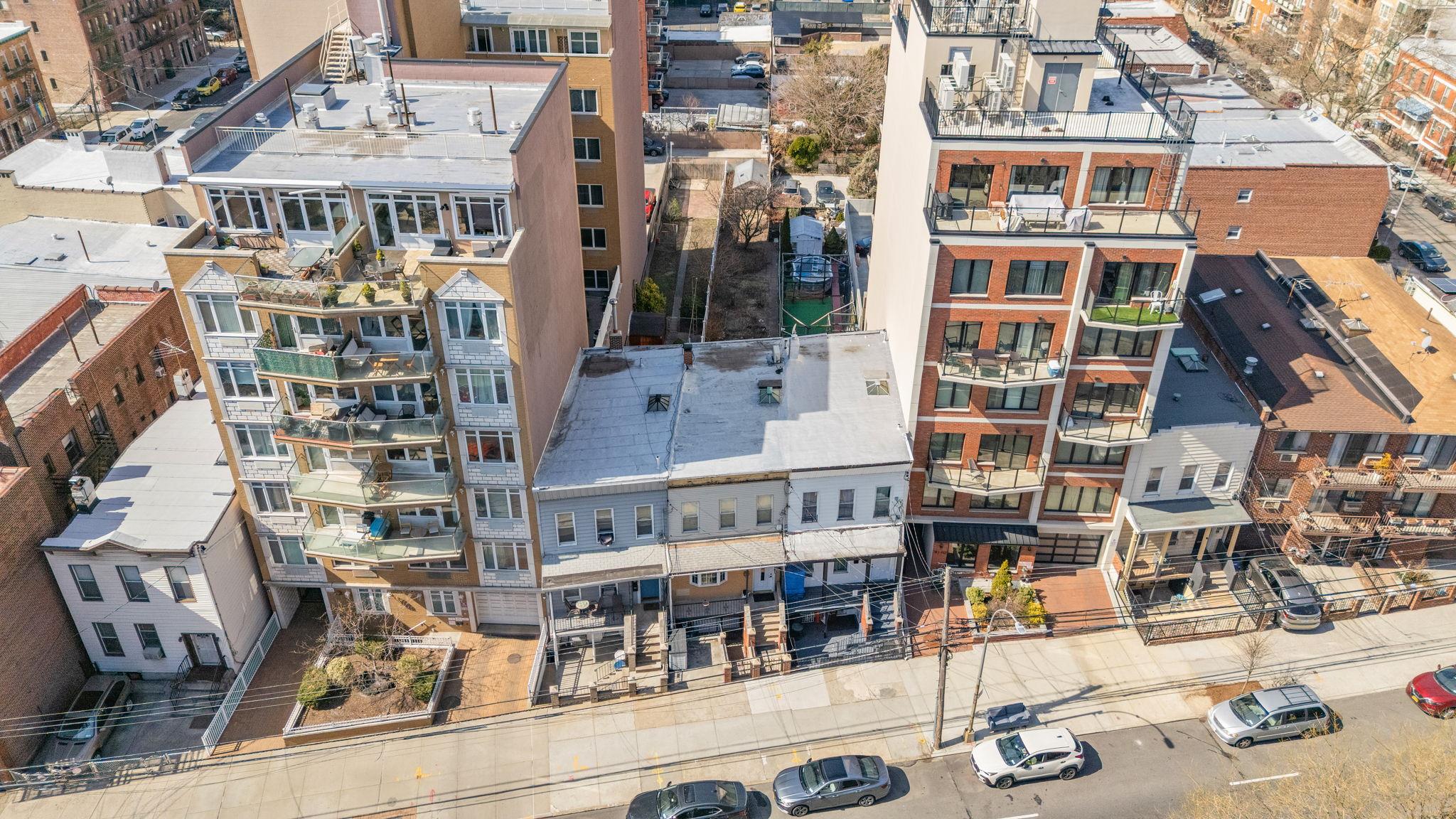 3088 & 3090 Crescent Street