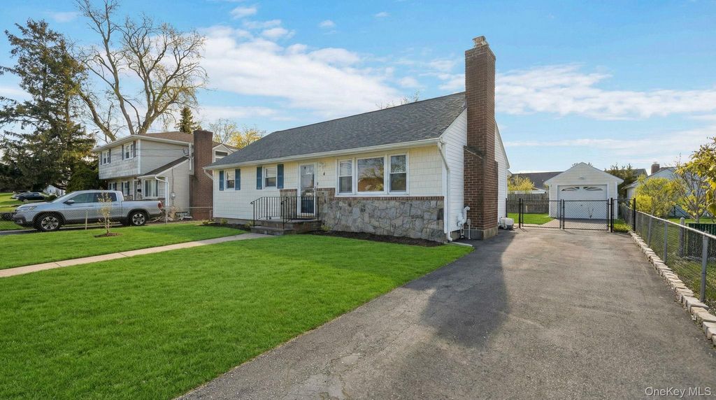 Photo of 4 Cecil Place, Hicksville, NY 11801 (MLS # 963627)