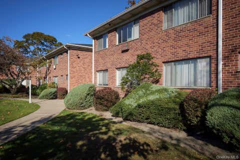 Apartment For Rent - 11 South Saxon Avenue #4B<br/> Bay Shore, NY 11706