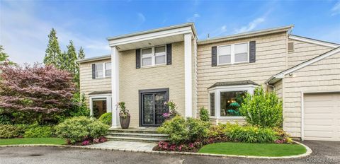 74 Woods Drive East Hills NY 11576