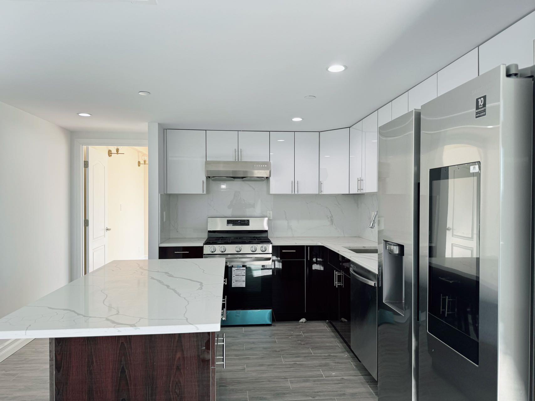 65-18 N Austin St St #8H, Rego Park, New York image 2