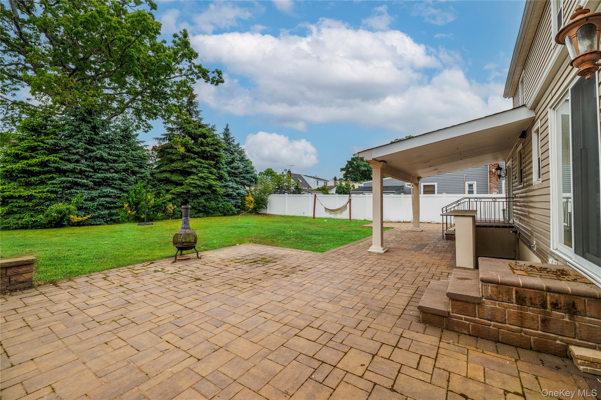 3883 Franklin Avenue