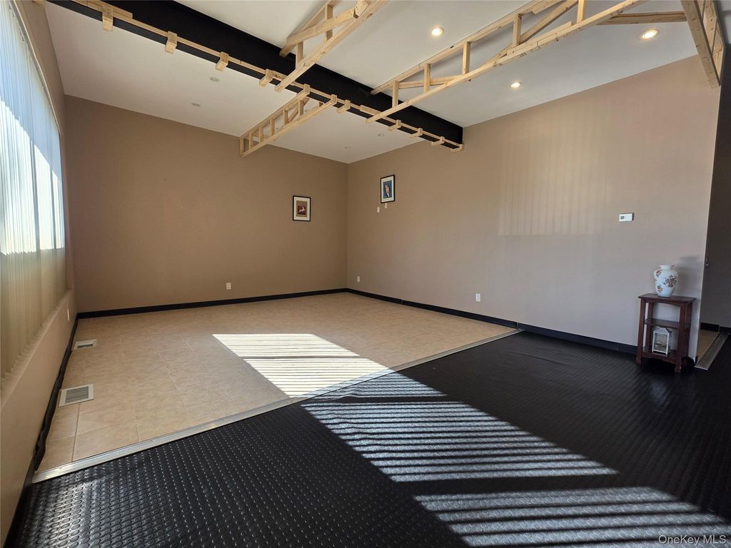 Photo of 3 IVY Road, Kings Park, NY 11754 (MLS # 965818)