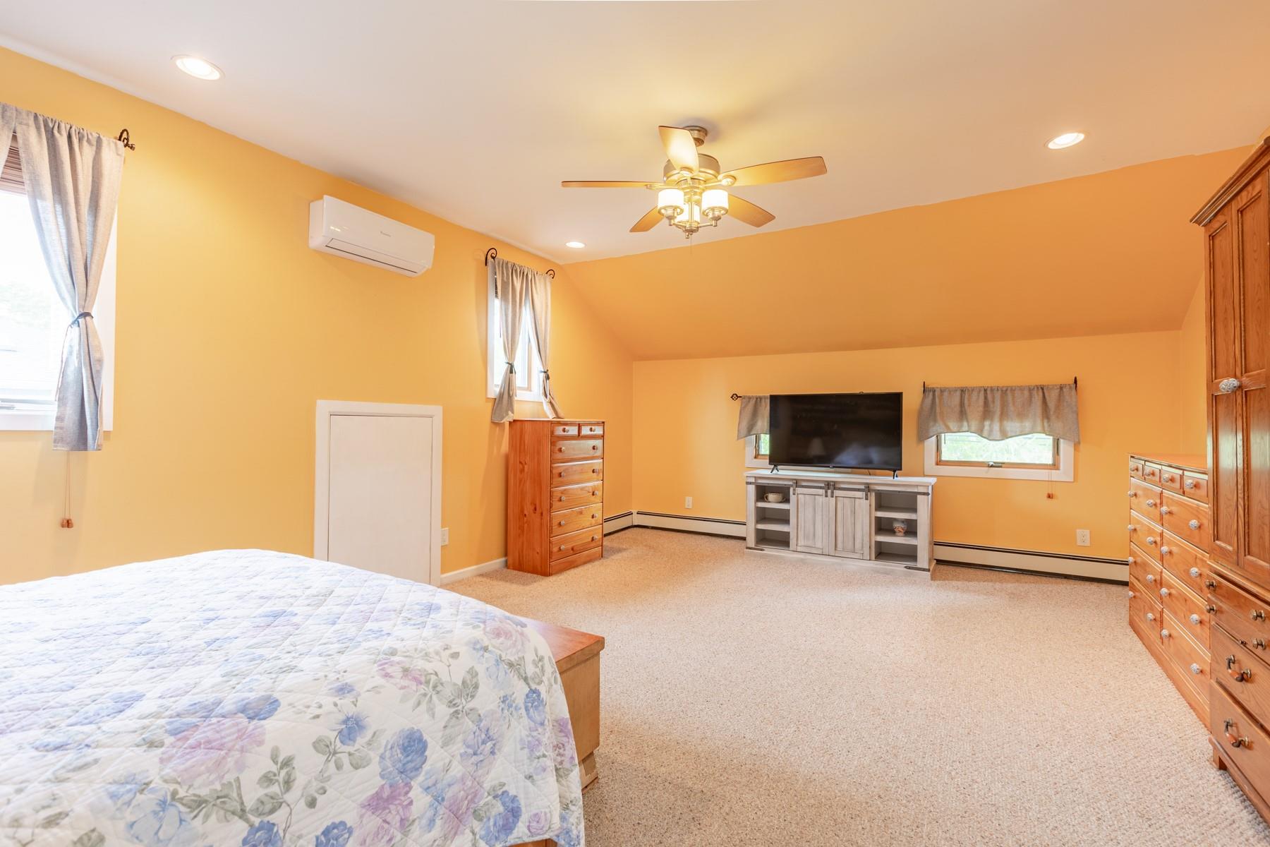 412 Boulder Street, Ronkonkoma, New York image 16