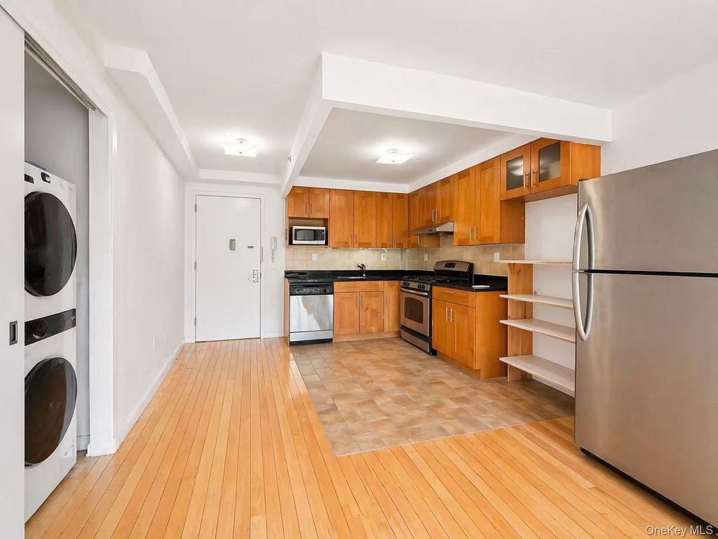 Photo of 9305 37th Avenue #2B, Jackson Heights, NY 11372 (MLS # 988811)