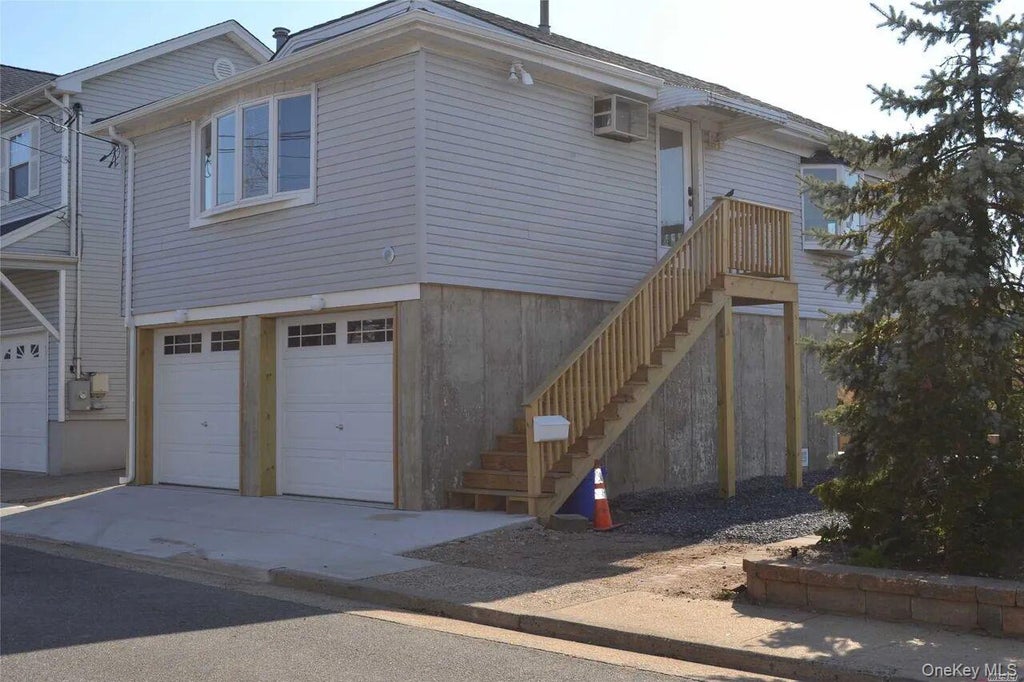 Photo of 172 Sportsmans Avenue, Freeport, NY 11520 (MLS # 1055412)