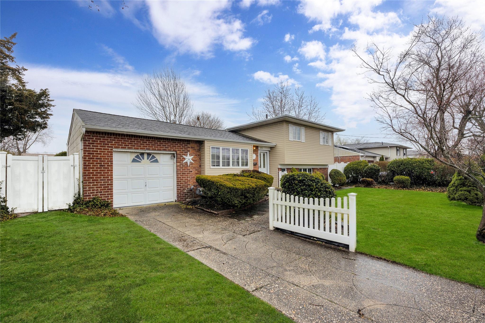 325 W 23rd Street, Deer Park, New York image 2
