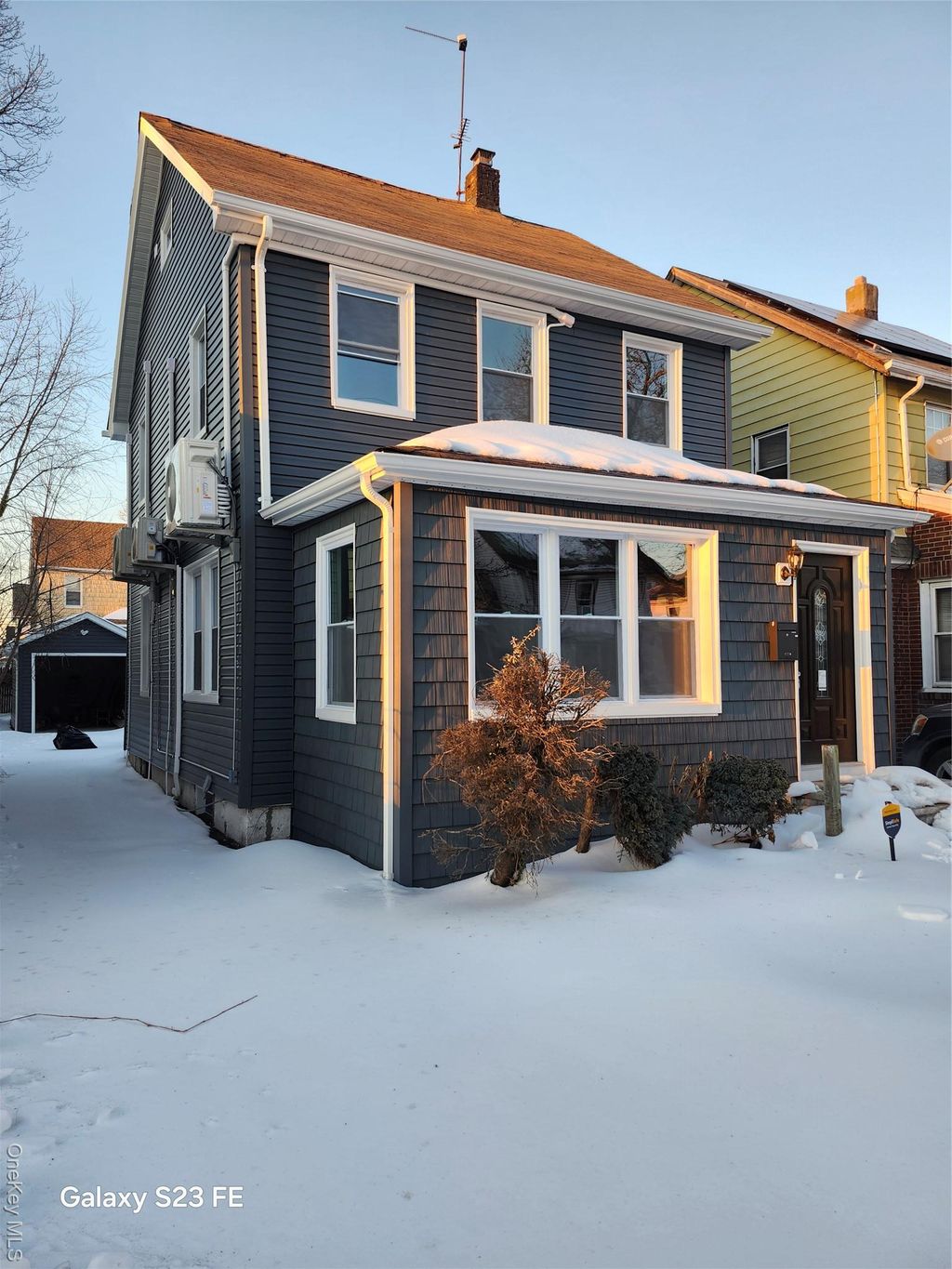 Photo of 191-33 114th Road, Saint Albans, NY 11412 (MLS # 959131)