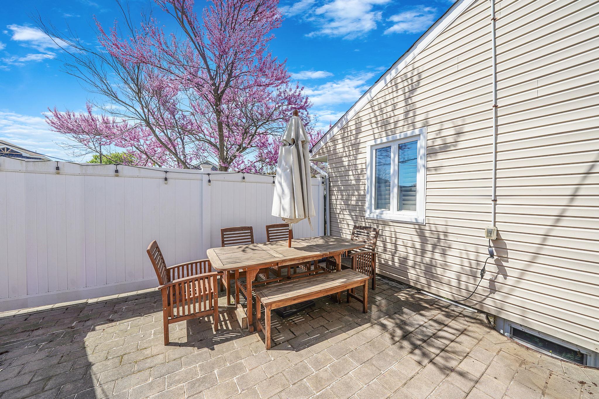 1 Elizabeth Drive, Bethpage, New York image 30