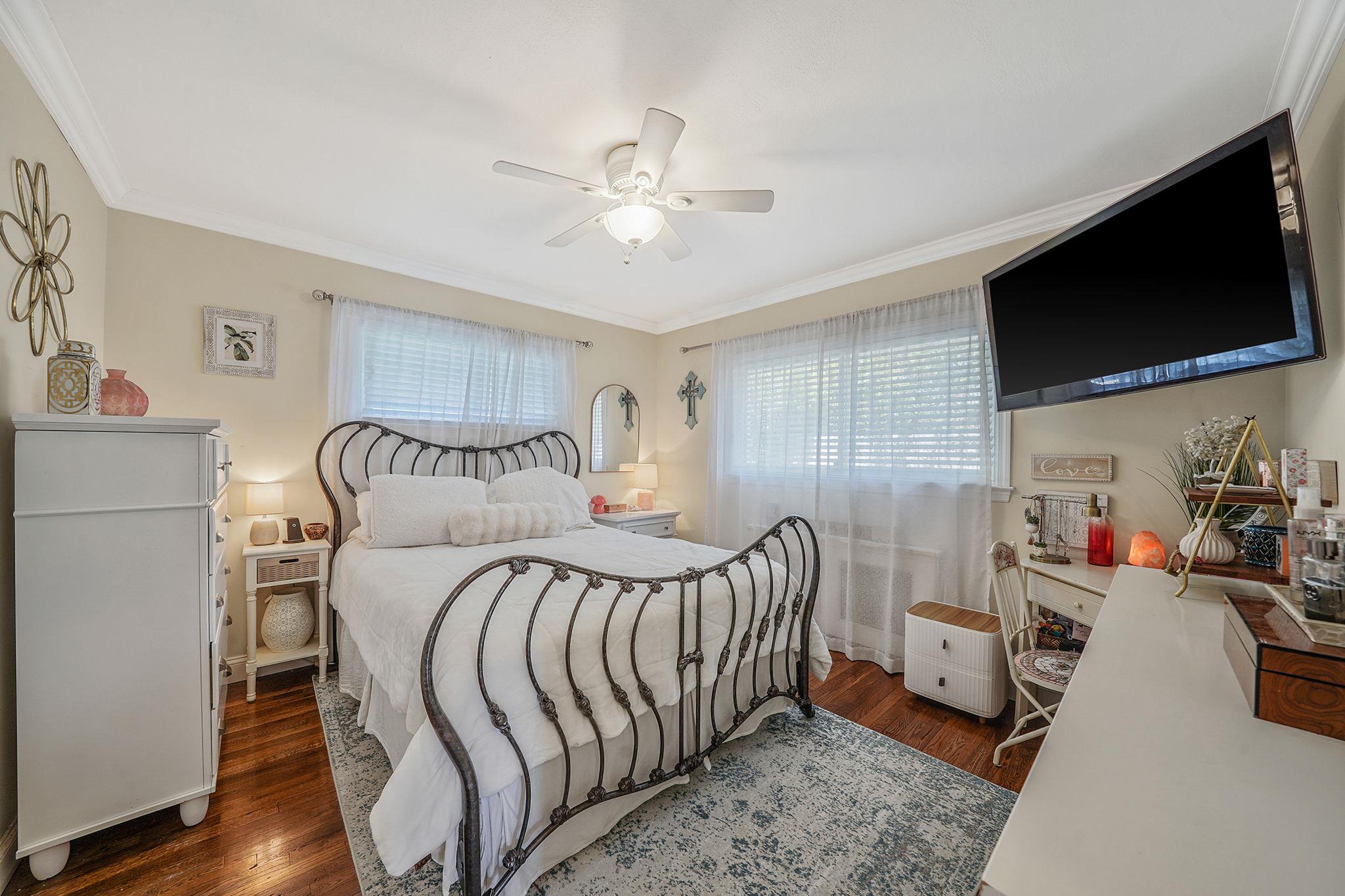 1 Elizabeth Drive, Bethpage, New York image 13