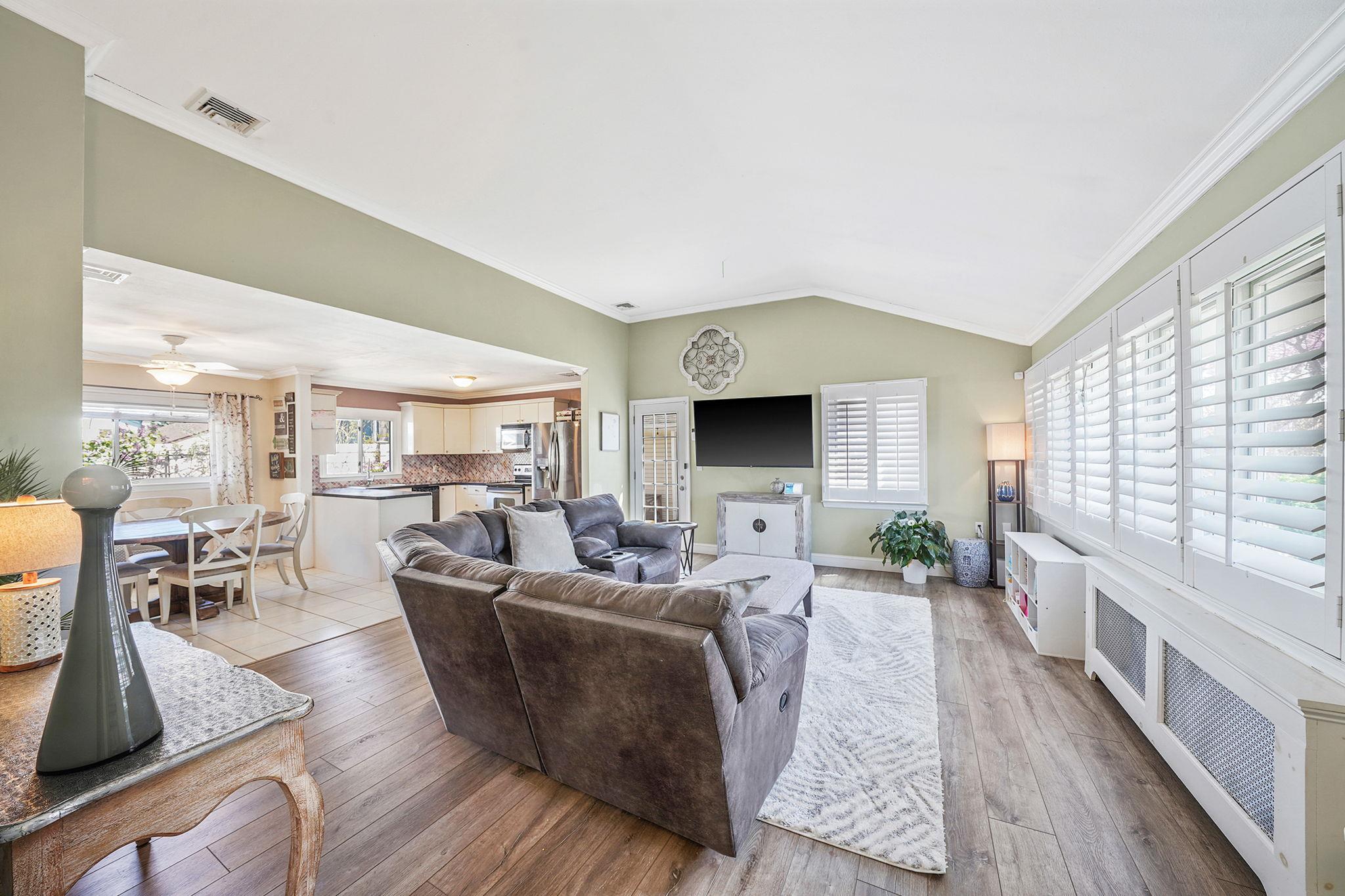 1 Elizabeth Drive, Bethpage, New York image 4