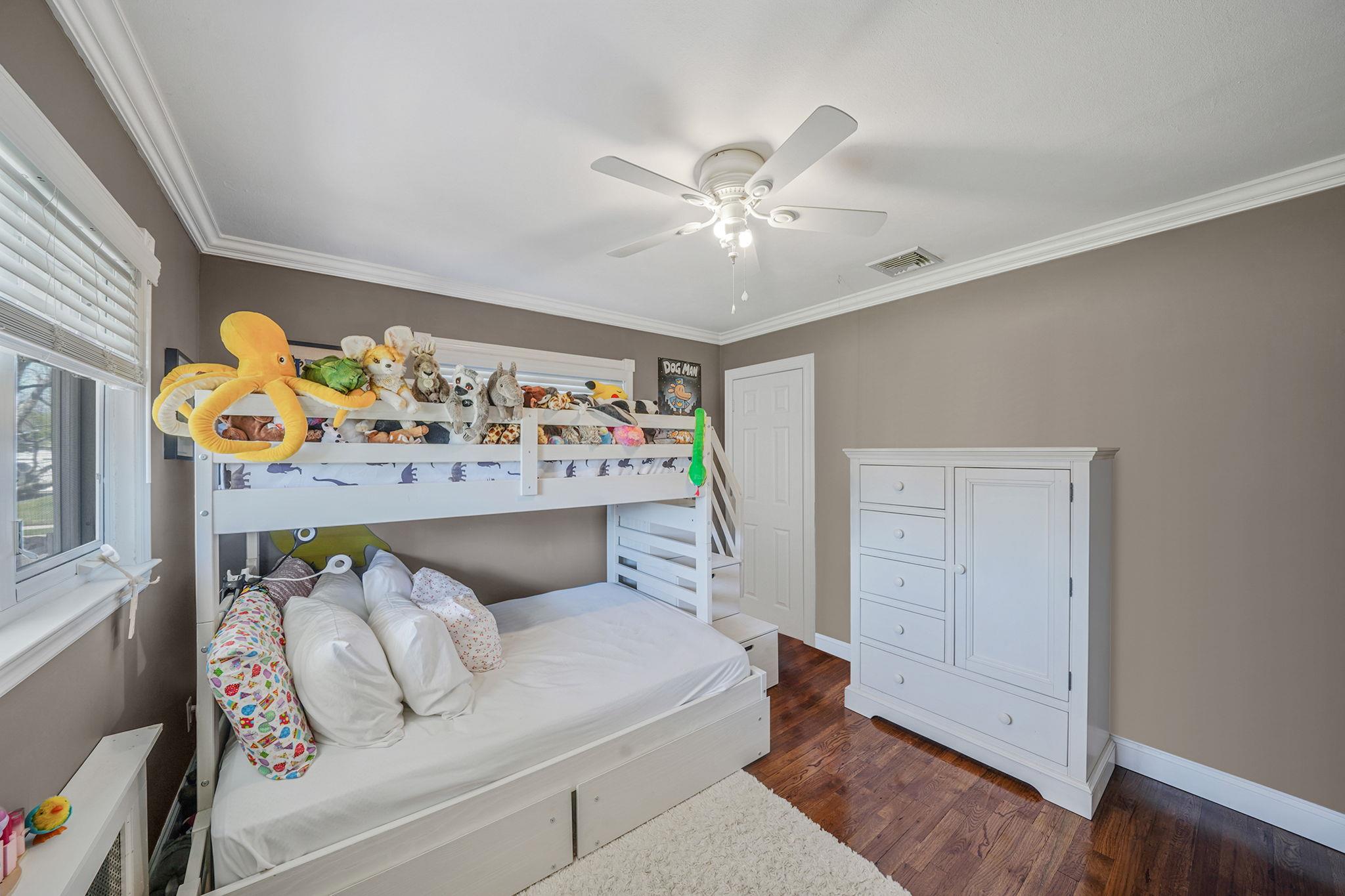 1 Elizabeth Drive, Bethpage, New York image 15
