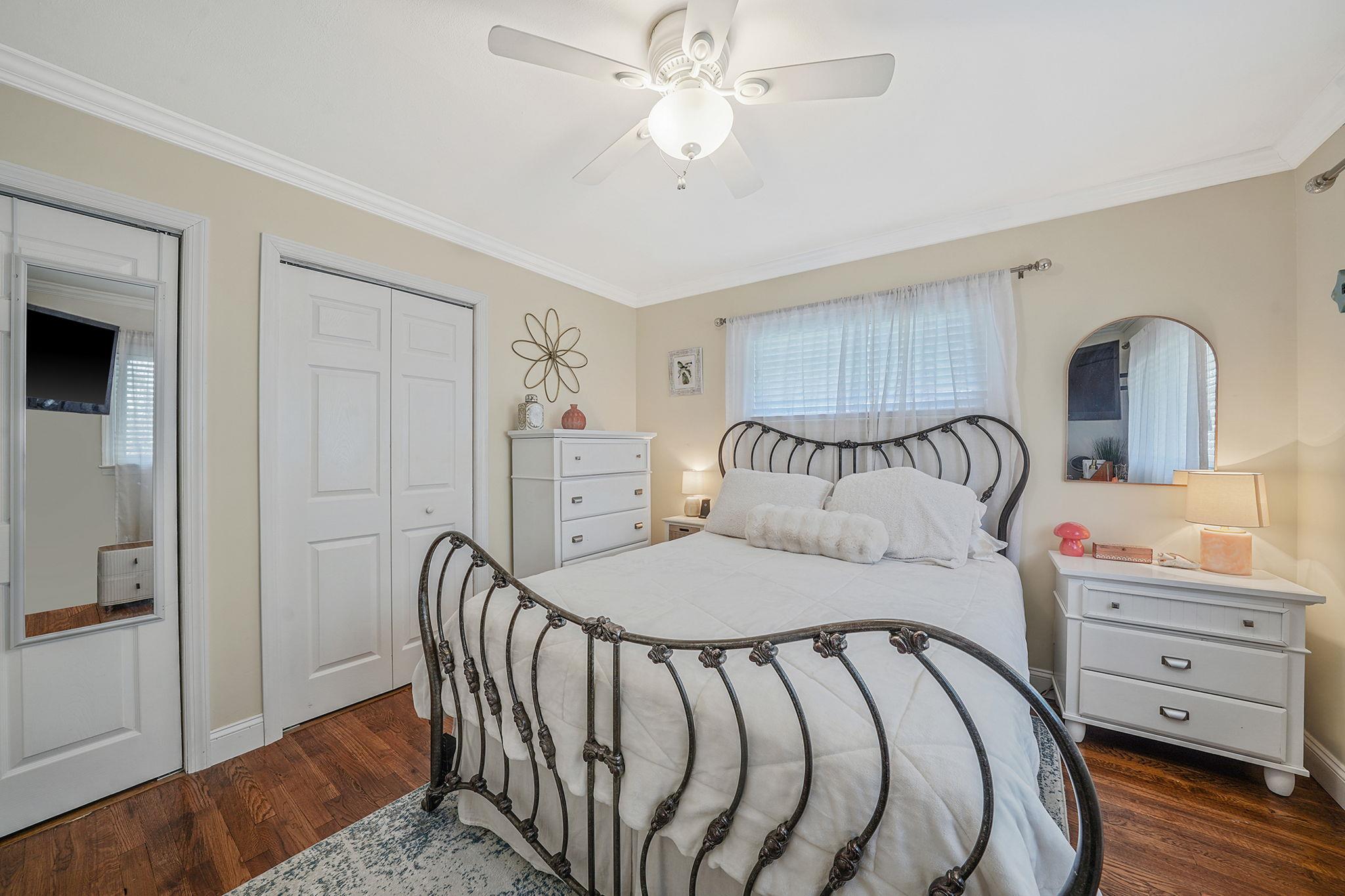 1 Elizabeth Drive, Bethpage, New York image 12