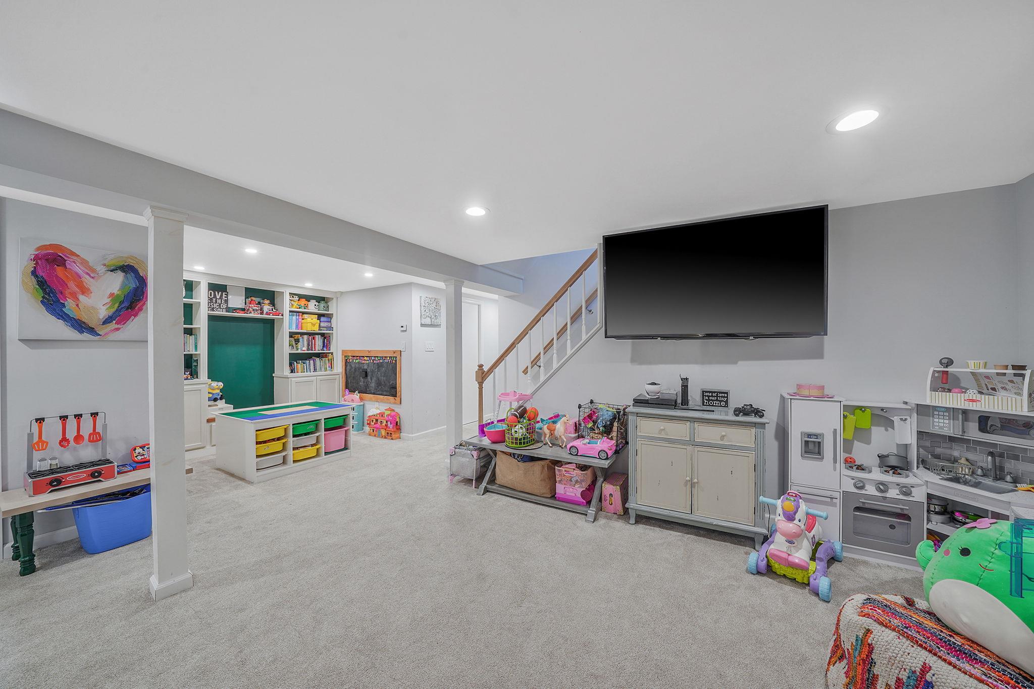 1 Elizabeth Drive, Bethpage, New York image 22