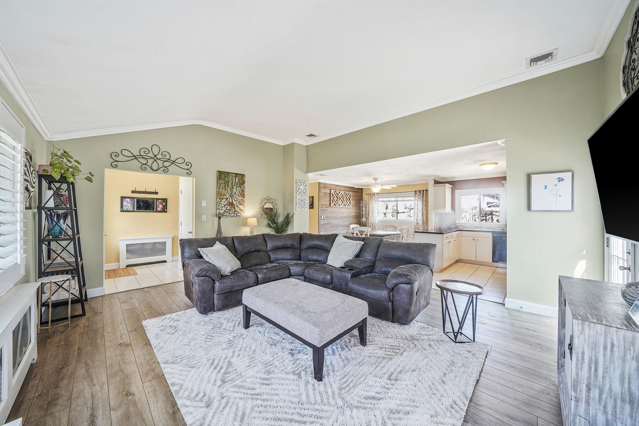 1 Elizabeth Drive, Bethpage, New York image 5